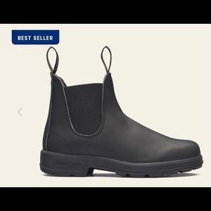Black Chelsea blundstones new in box.